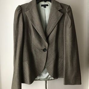 Banana Republic plaid blazer. Size 6. 100% wool.